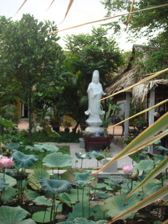 CHÙA TRONG THƠ