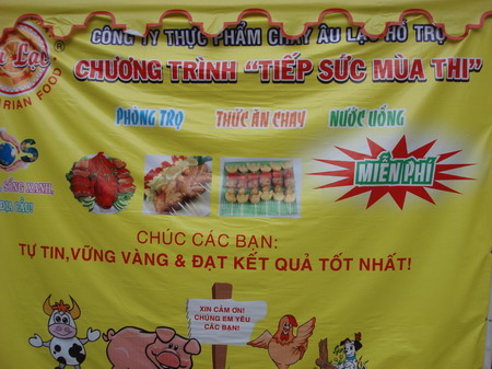 Hình ảnh tiếp sức mùa thi của CTy thực phẩm chay Âu Lạc