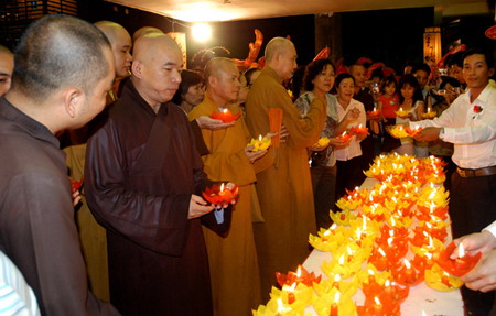 Ngọn nến lung linh Tạ ơn mẹ
