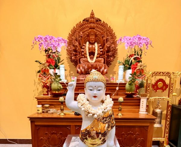 Lễ Phật đản tại chùa Bửu Sơn, 24 Xóm Vôi, p. Chợ Lớn